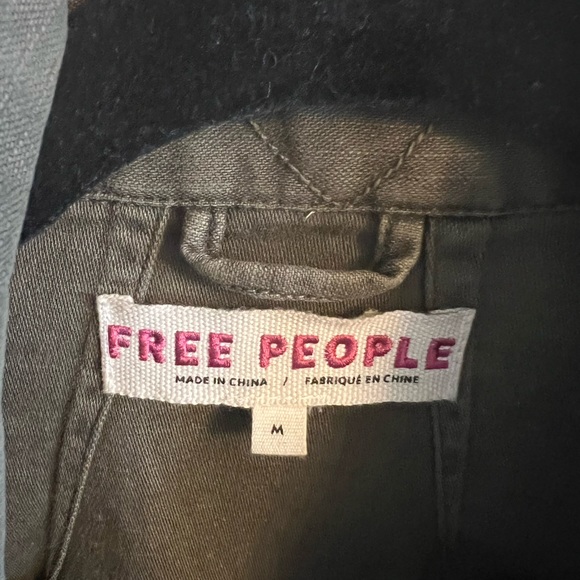 FREE PEOPLE Oversized, green military cargo jacket. Size M. - Picture 3 of 9